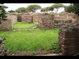 07924 ostia - regio i - insula xiii - domus delle gorgoni (i,xiii,6) - raum (6) - ri raum (7) - bli ri norden - 01-2024.jpg